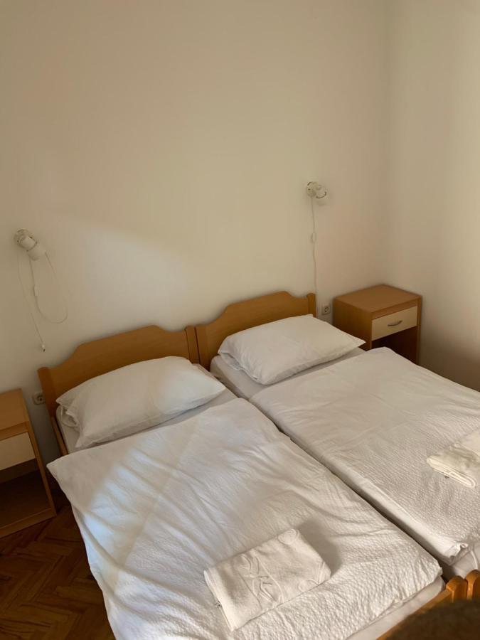 Bed and Breakfast Vila Albatros Ровинь Экстерьер фото