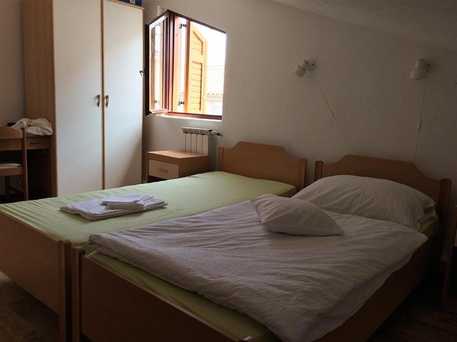 Bed and Breakfast Vila Albatros Ровинь Экстерьер фото