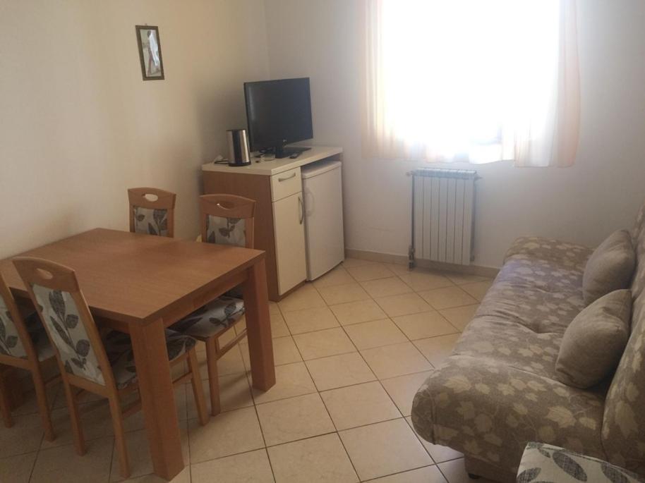 Bed and Breakfast Vila Albatros Ровинь Экстерьер фото